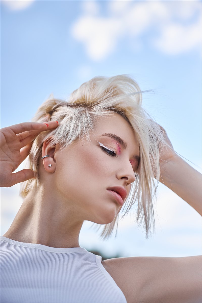 tie and dye sur cheveux courts