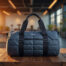 découvrez le cabas matelassé façon sac de sport, un accessoire tendance qui marie parfaitement style moderne et praticité au quotidien. idéal pour toutes vos sorties !