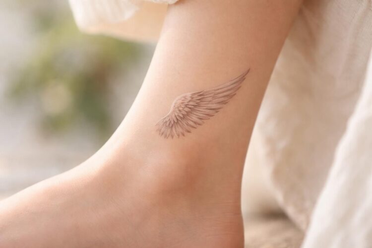 découvrez le tatouage aile d'ange discret, un symbole puissant de liberté et de protection, idéal pour exprimer votre spiritualité avec élégance et subtilité.